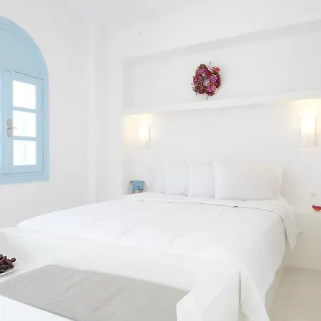 Maria Akrotiri (Santorini)